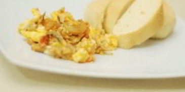 омлет с шампиньонами и помидорами