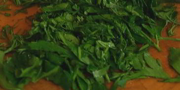 омлет со шпинатом и помидорами черри