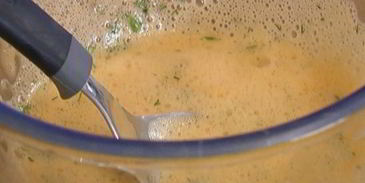 омлет со шпинатом и помидорами черри