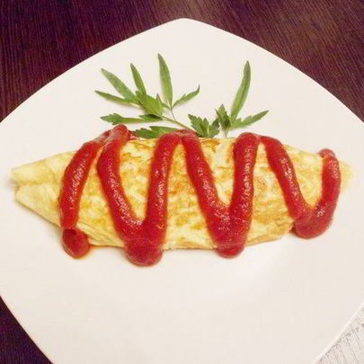 Омурайсу , японский омлет с начинкой