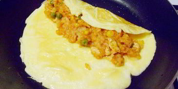 омурайсу , японский омлет с начинкой