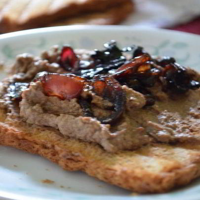 Куриный паштет с бальзамическим луком
