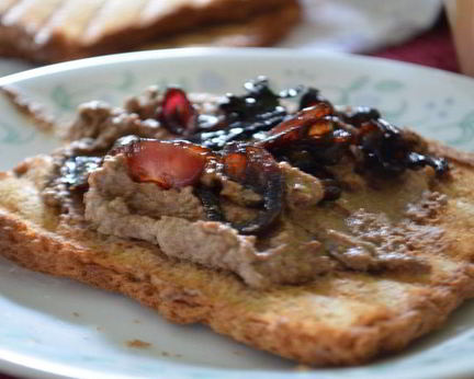 Куриный паштет с бальзамическим луком