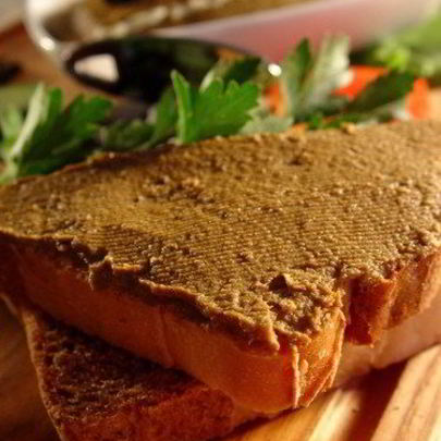 Паштет из брынзы, говяжьего языка и огурца