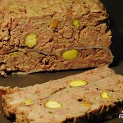 Паштет из свиной печени с фисташками