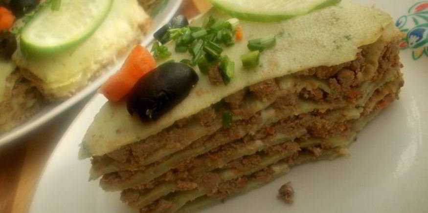 Рецепт блинного тортика с печенью и шпинатом