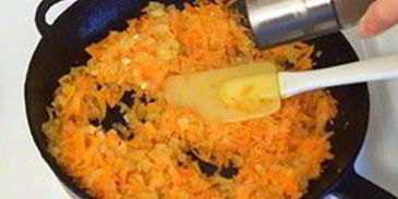 печеночный торт с морковкой и луком