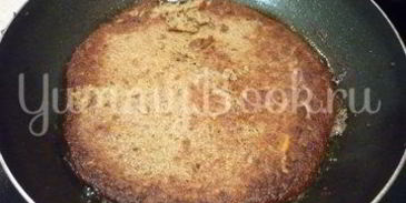 печеночный торт с зеленью и помидорами