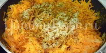 печеночный торт с зеленью и помидорами