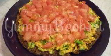 печеночный торт с зеленью и помидорами