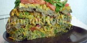 печеночный торт с зеленью и помидорами