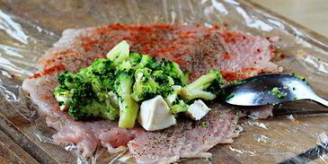 куриные роллы фаршированные брокколи и сыром