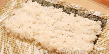 ролл с лососем, угрем и шиитаке