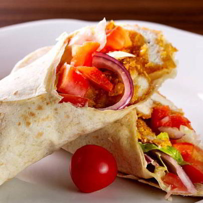 Роллы из лаваша с курицей, болгарским перцем и луком