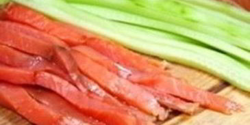 роллы с авокадо, лососем и огурцом