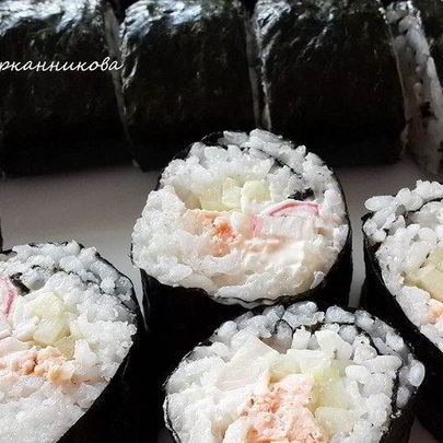 Роллы с крабовым мясом и семгой