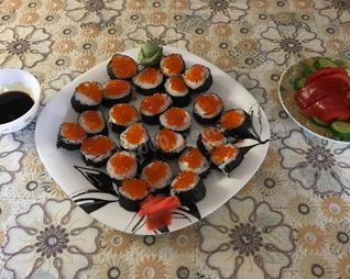 Роллы с красной икрой