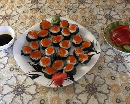 Роллы с красной икрой