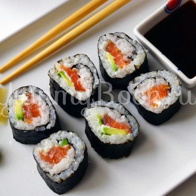 Роллы с лососем и Филадельфией