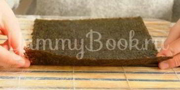 роллы с лососем и филадельфией