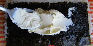 роллы с лососем и сыром филадельфия