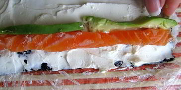 роллы с лососем и сыром филадельфия