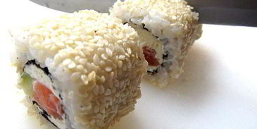 роллы с лососем и сыром филадельфия