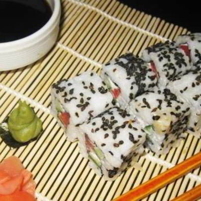 Роллы с огурцом и сыром