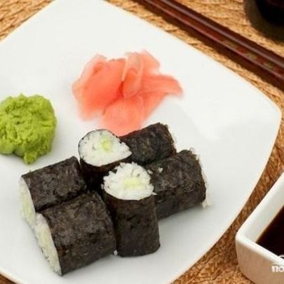Роллы с огурцом