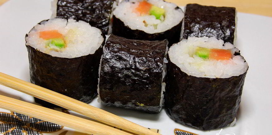 Рецепт роллов с семгой и авокадо