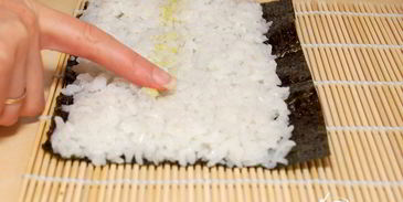 роллы с семгой и авокадо