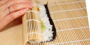 роллы с семгой и авокадо