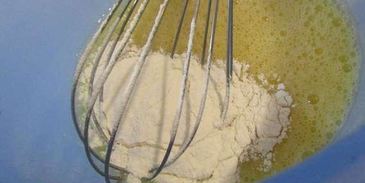 роллы с яичных блинчиков с курицей и салатом