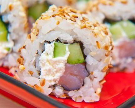 Роллы Урамаки