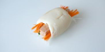 спринг-роллы с кальмарами и тунцом