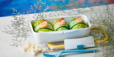 спринг-роллы с кальмарами и тунцом