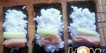 запеченные роллы с красной рыбой