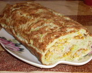 Кабачковый рулет со свининой