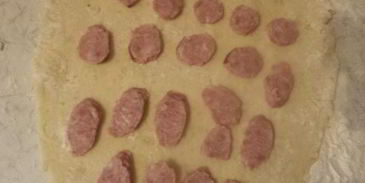 картофельный рулет с колбаской