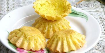 корзиночки со сливочно-сырным кремом и куриным рулетиком