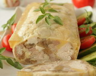 Куриный рулет с грибами и сыром