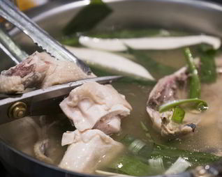 Куриный рулет в бутылке