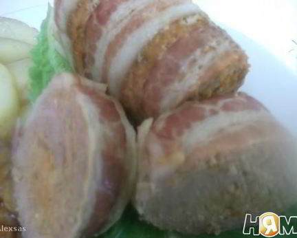 Мясной рулет с беконом