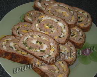Мясной рулет с грибами