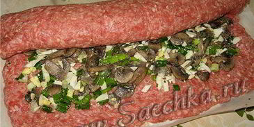 мясной рулет с грибами