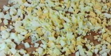 мясной рулет с картофельной начинкой