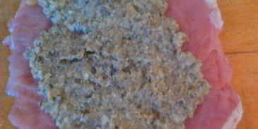 мясные рулеты под сметано-ореховым соусом