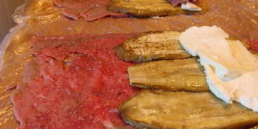 мясные рулеты с баклажаном и адыгейским сыром