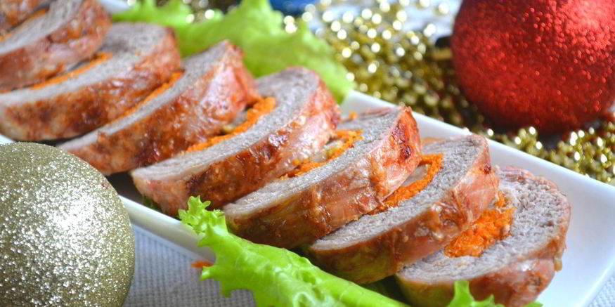 Рецепт новогоднего рулета из свинины