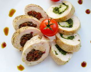 Отварные куриные рулетики с двумя видами начинки